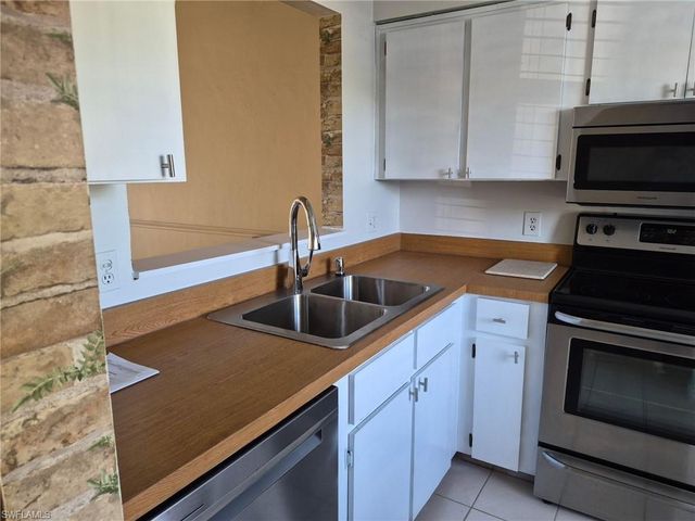9377 Lennex LN, Fort Myers, FL 33919
