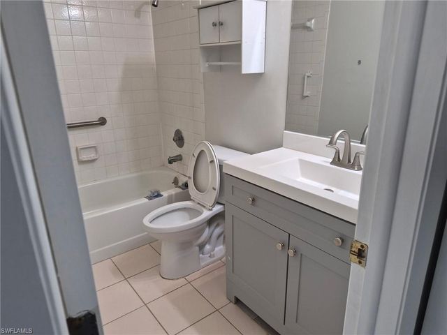 9377 Lennex LN, Fort Myers, FL 33919