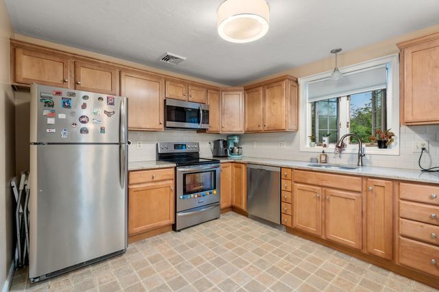 6 Deerfield Court 6, Grafton, MA 01519