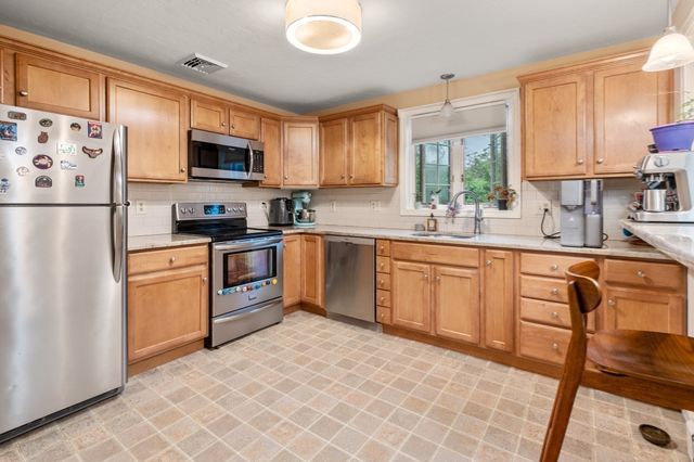 6 Deerfield Court 6, Grafton, MA 01519