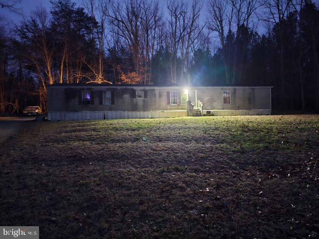 156 FOSTER TRL, Louisa, VA 23093