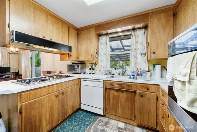 5227 116th Place SE, Bellevue, WA 98006