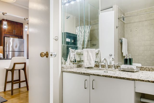 401 E ONTARIO Street 3207, Chicago, IL 60611
