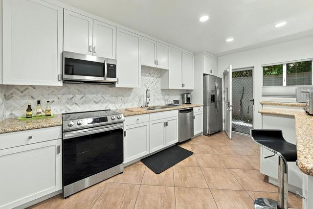 500 W Arenas Road 4, Palm Springs, CA 92262