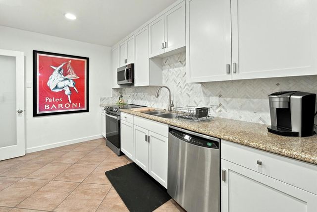 500 W Arenas Road 4, Palm Springs, CA 92262