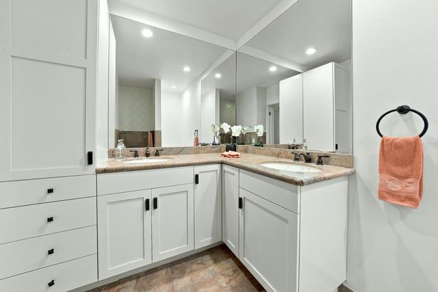 500 W Arenas Road 4, Palm Springs, CA 92262
