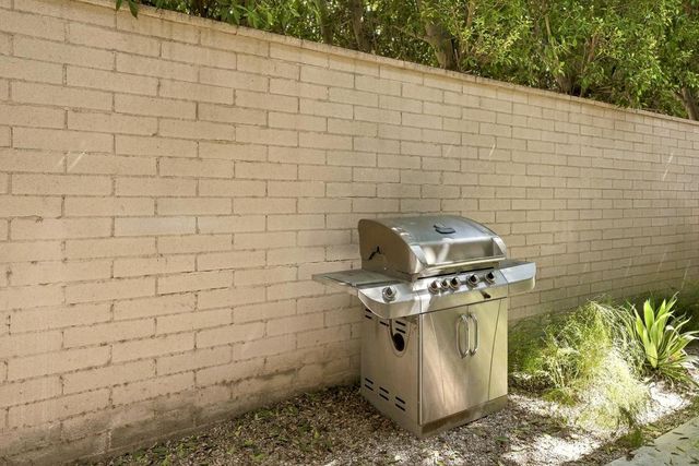 500 W Arenas Road 4, Palm Springs, CA 92262