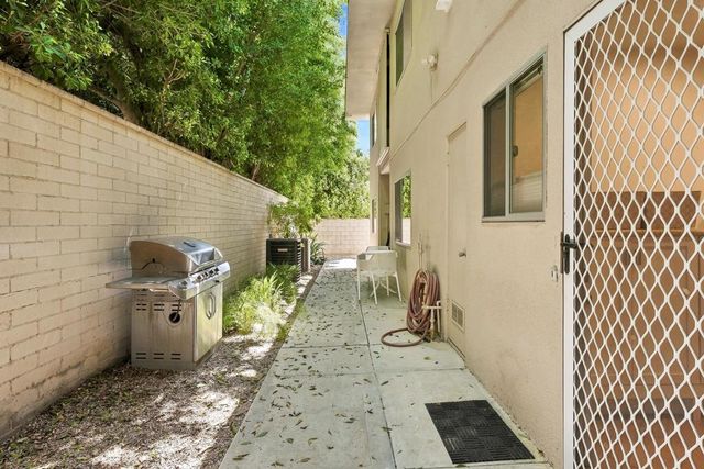500 W Arenas Road 4, Palm Springs, CA 92262