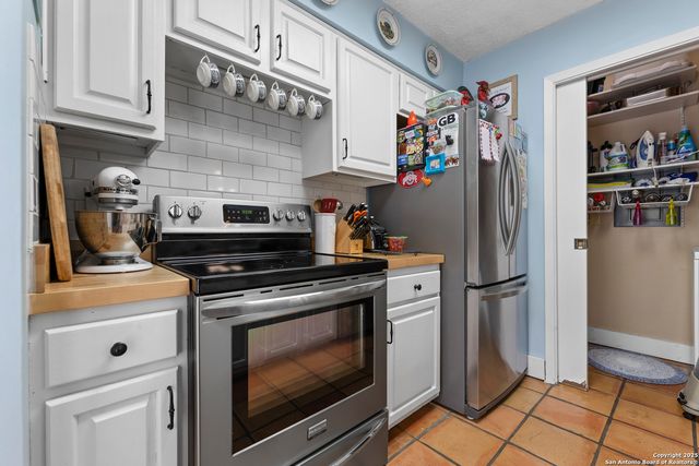 829 W Bitters Rd Apt 703, San Antonio, TX 78216