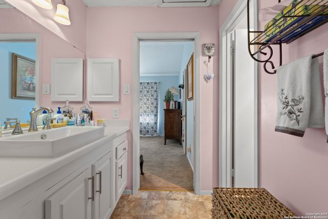 829 W Bitters Rd Apt 703, San Antonio, TX 78216