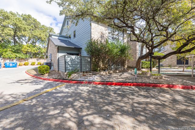 829 W Bitters Rd Apt 703, San Antonio, TX 78216