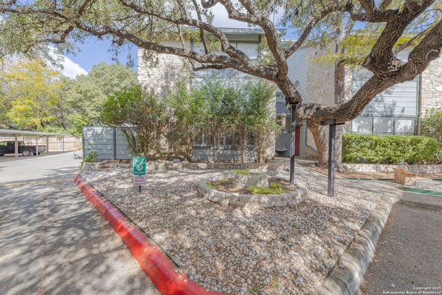 829 W Bitters Rd Apt 703, San Antonio, TX 78216