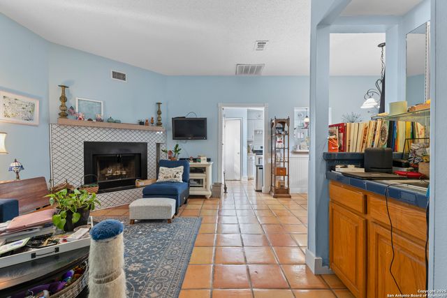 829 W Bitters Rd Apt 703, San Antonio, TX 78216