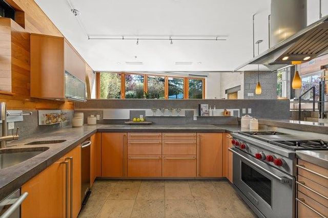 436 Lakeview Way, Redwood City, CA 94062