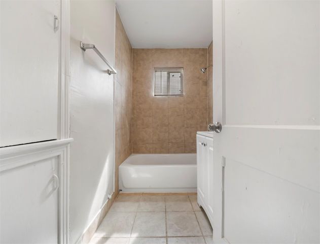 419 W Cleveland Street, Baytown, TX 77520