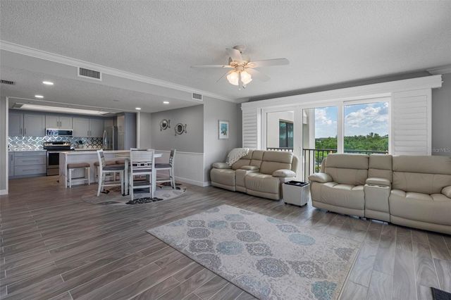 1501 GULF BOULEVARD 102, Clearwater Beach, FL 33767