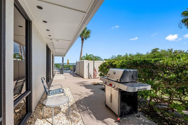 1501 GULF BOULEVARD 102, Clearwater Beach, FL 33767