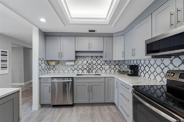 1501 GULF BOULEVARD 102, Clearwater Beach, FL 33767