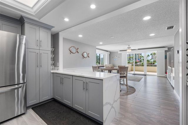 1501 GULF BOULEVARD 102, Clearwater Beach, FL 33767