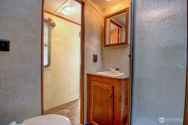 64 Wilderness Way, Deming, WA 98244