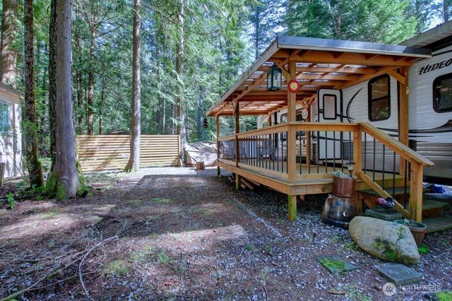 64 Wilderness Way, Deming, WA 98244