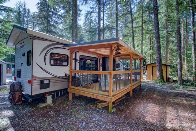 64 Wilderness Way, Deming, WA 98244