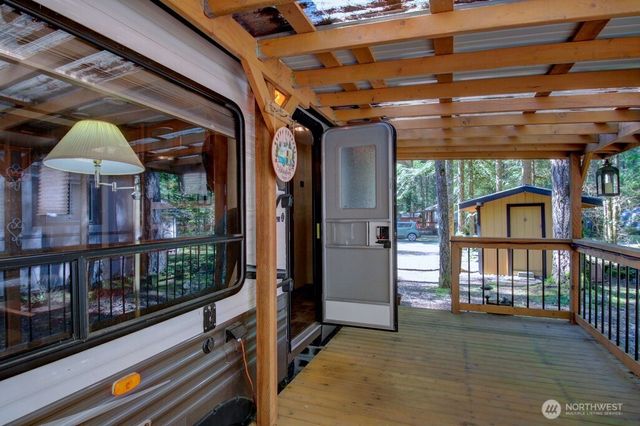 64 Wilderness Way, Deming, WA 98244