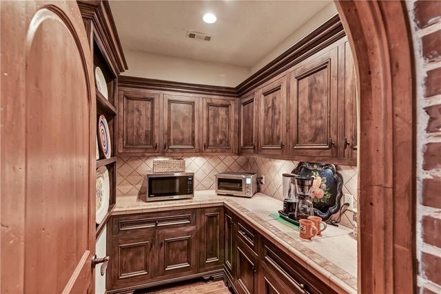 6104 Park Avenue, Fort Smith, AR 72903