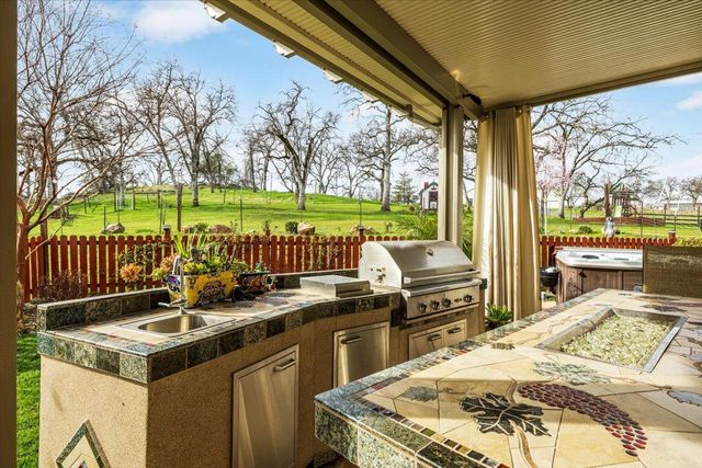 1110 Trails End Drive, Placerville, CA 95667