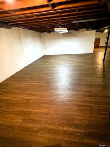 22465 Kenwyck Drive, Southfield, MI 48034