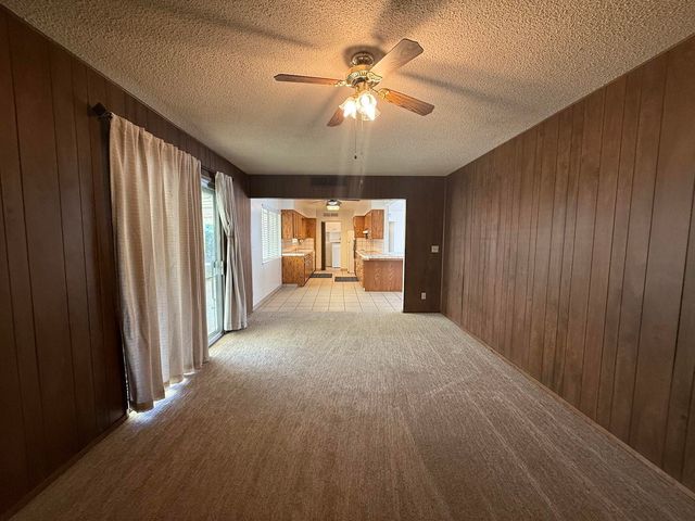 257 N Roberts Place, Dinuba, CA 93618