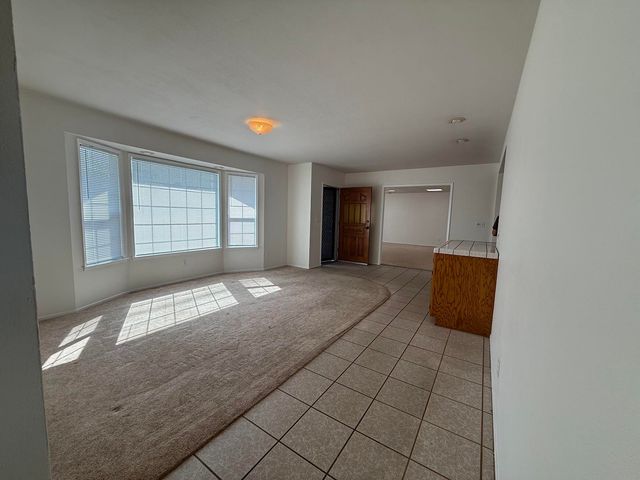 257 N Roberts Place, Dinuba, CA 93618