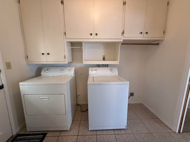 257 N Roberts Place, Dinuba, CA 93618