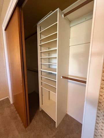 257 N Roberts Place, Dinuba, CA 93618