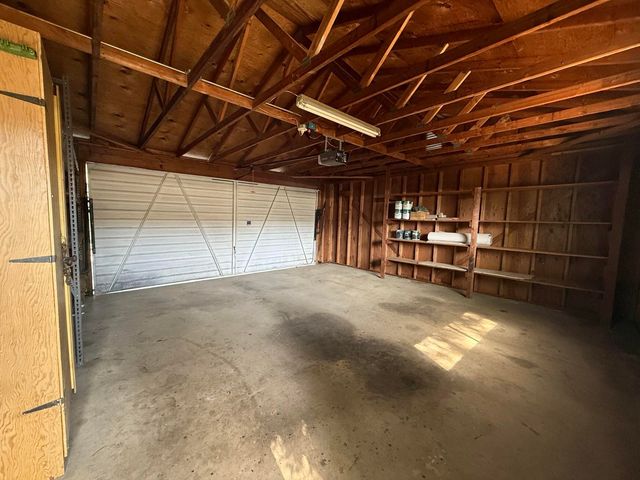 257 N Roberts Place, Dinuba, CA 93618
