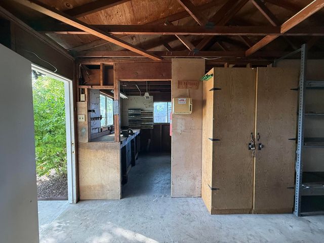 257 N Roberts Place, Dinuba, CA 93618
