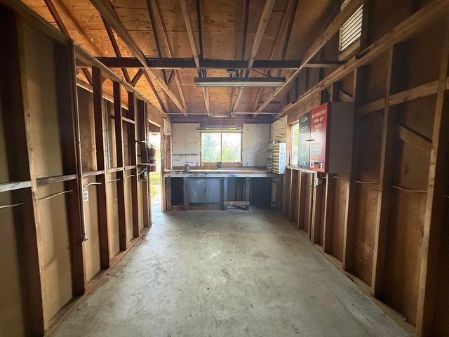 257 N Roberts Place, Dinuba, CA 93618