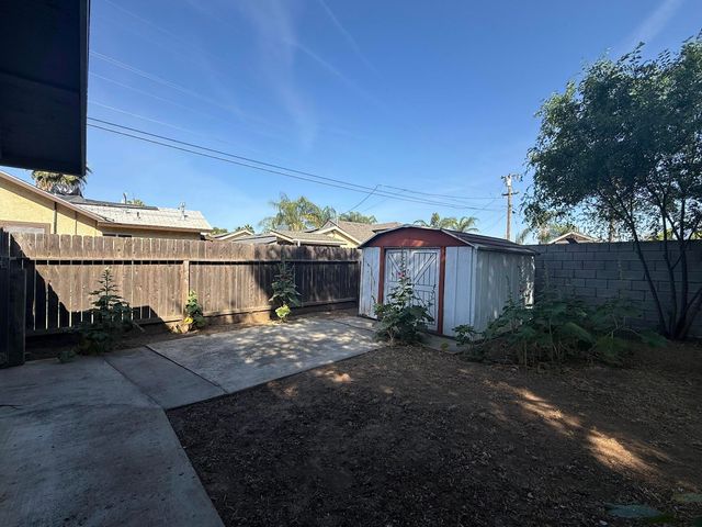 257 N Roberts Place, Dinuba, CA 93618