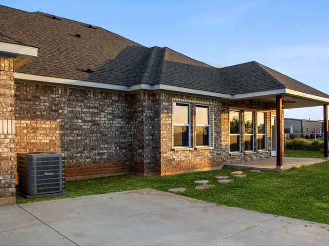 1013 Magnolia Court, Springtown, TX 76082