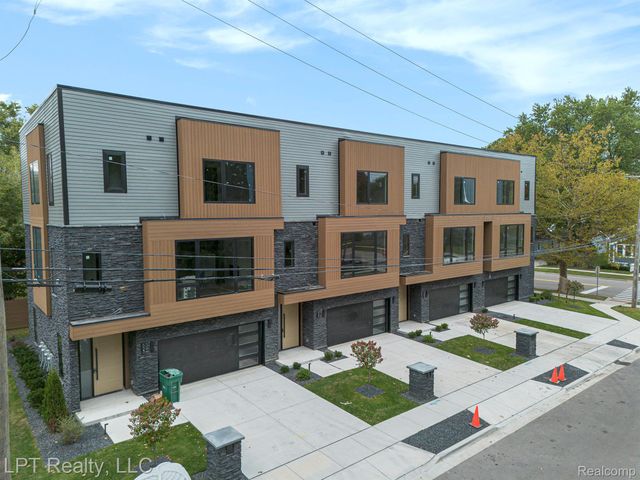523 Walnut Street, Brighton, MI 48116