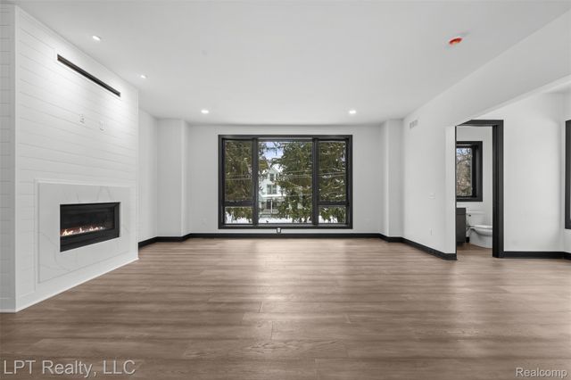 523 Walnut Street, Brighton, MI 48116