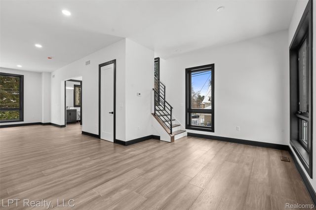 523 Walnut Street, Brighton, MI 48116