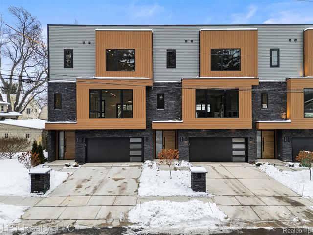 523 Walnut Street, Brighton, MI 48116