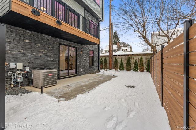 523 Walnut Street, Brighton, MI 48116