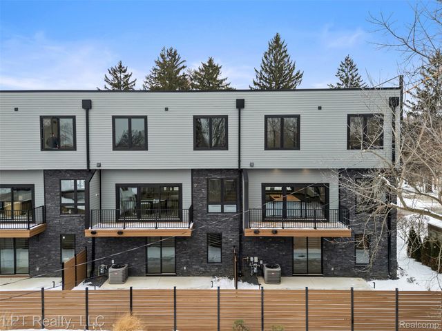 523 Walnut Street, Brighton, MI 48116