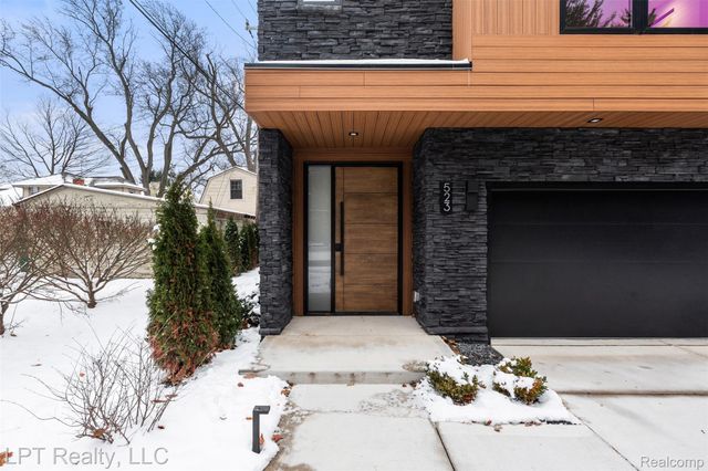 523 Walnut Street, Brighton, MI 48116