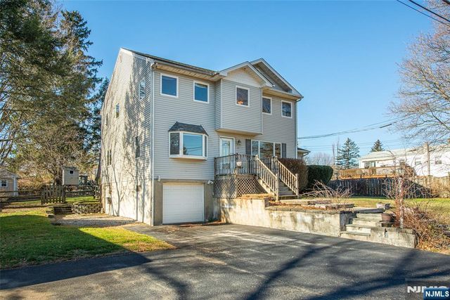 8 Tyler Place, West Milford, NJ 07421