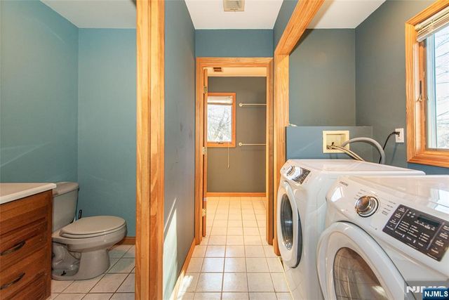 8 Tyler Place, West Milford, NJ 07421