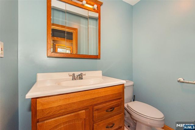 8 Tyler Place, West Milford, NJ 07421