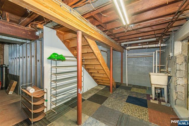 8 Tyler Place, West Milford, NJ 07421